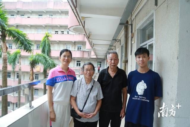 e89c53d0bc954640a56ca6d1c174e829_batchwm.jpg