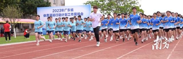 cbf8d8fa3ee546768fd26ed3e499c789_batchwm.jpg